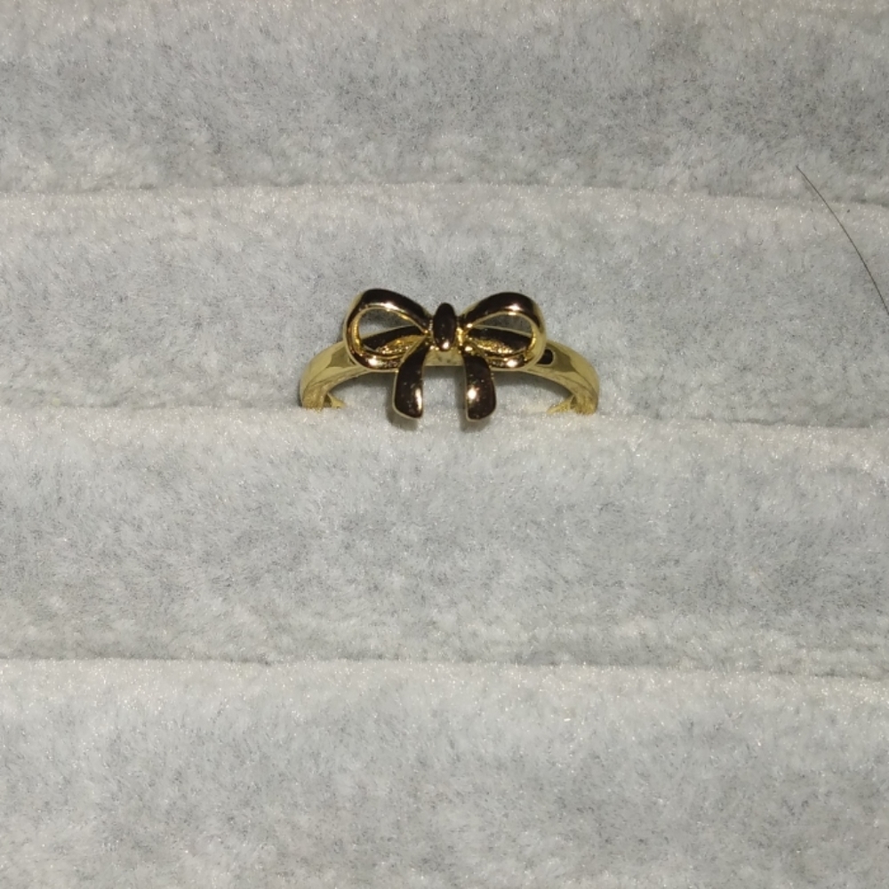 gold&925 marked. Ribbon Bow tied in  ring